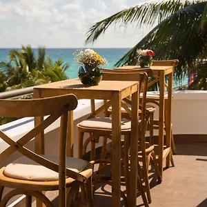 aspira-hotel-and-beach-club-by-tukan.quintano-roohotels.com/